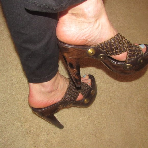 STUART WEITZMAN-Dark Brown Woven Heeled Slides ~ Size 9 - Picture 12 of 16